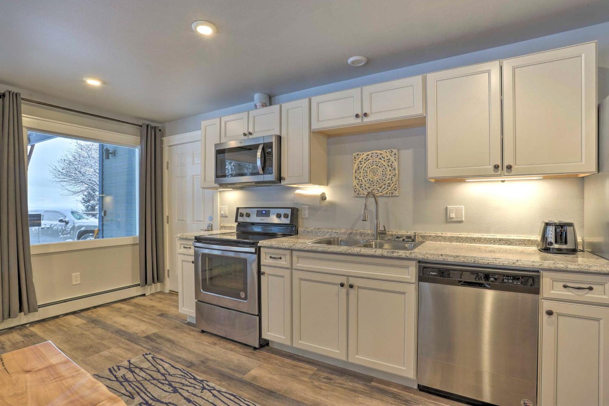 Modern Anchorage Getaway, Steps From Coastal Trail Apartment Luaran gambar